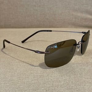 Maui Jim OHAI polarized sunglasses. Like NEW. No scratches. Made in Japan